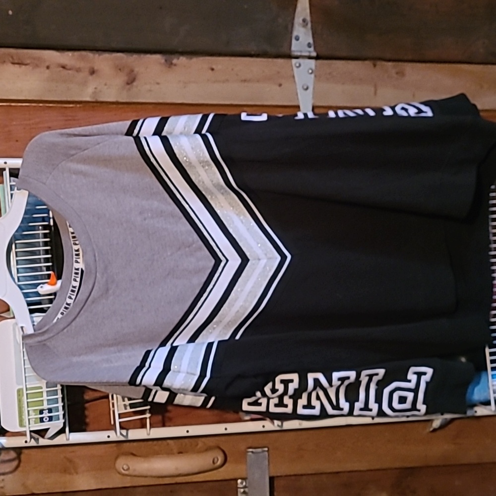 PINK Crewneck